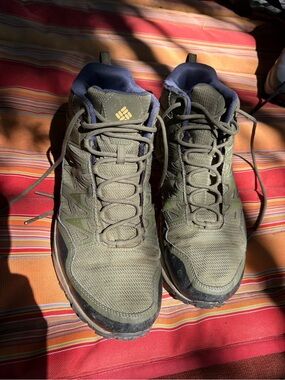 Columbia Men’s Olive Green and Navy Trail Sneakers